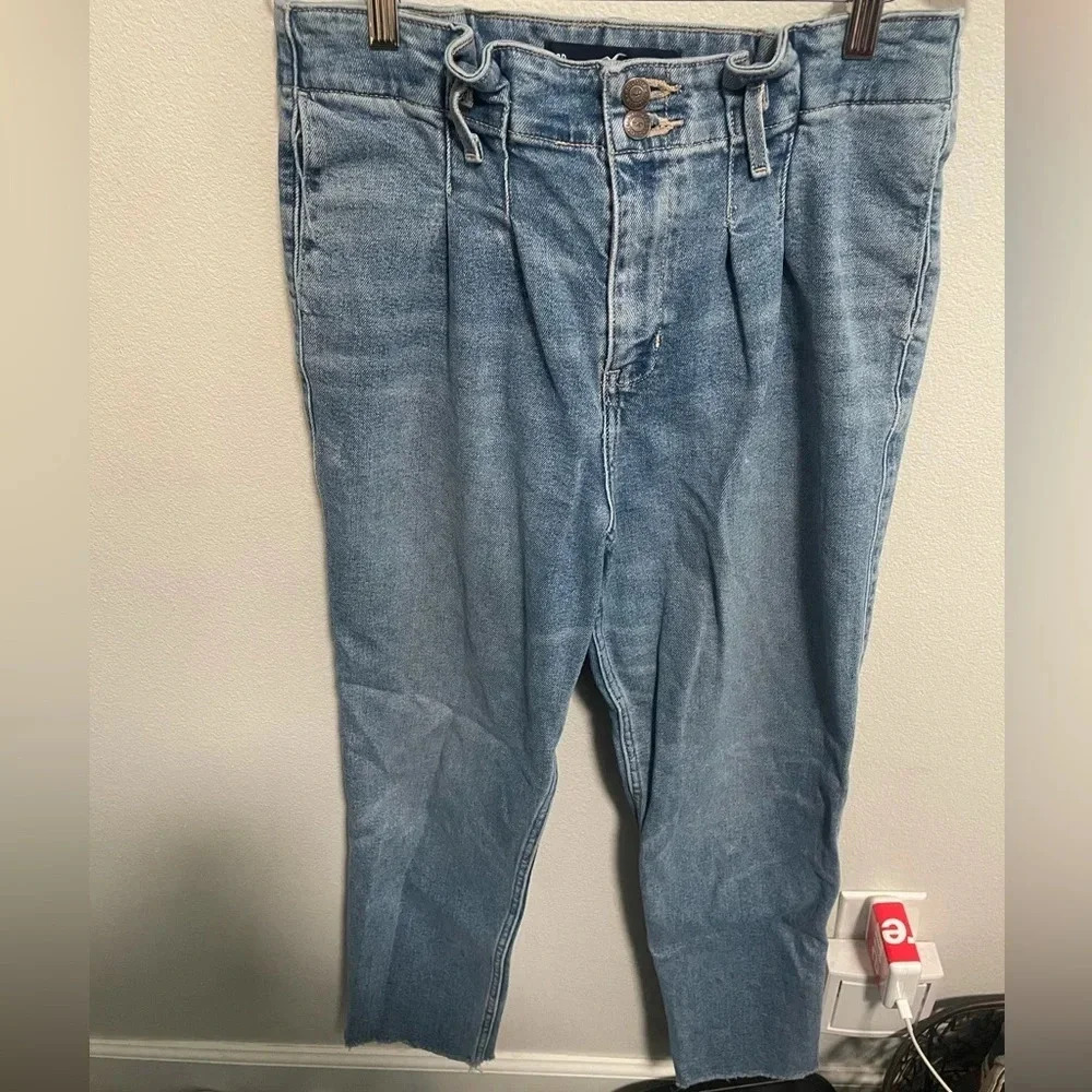 Hollister curvy‎ ultra high rise mom jean size 29